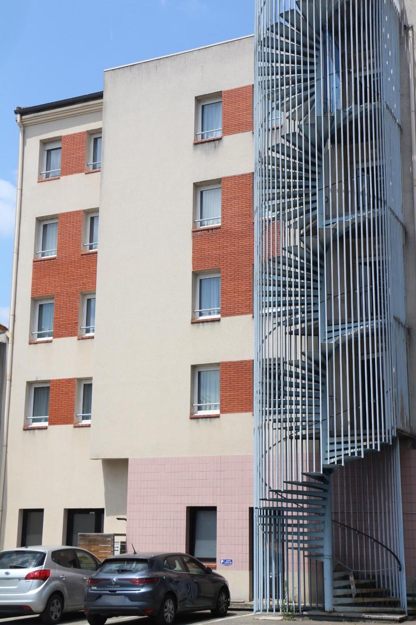 Готель Ibis Agen Centre Gare Екстер'єр фото