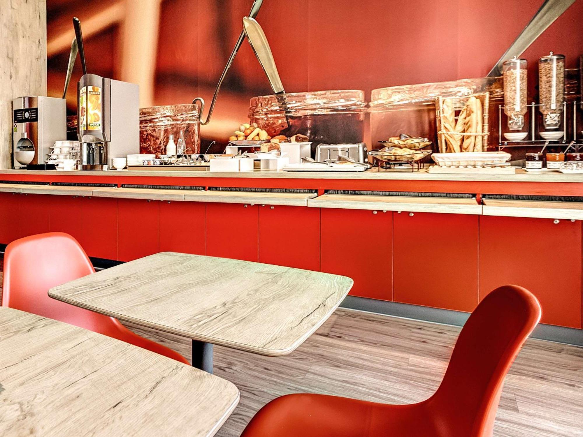 Готель Ibis Agen Centre Gare Екстер'єр фото
