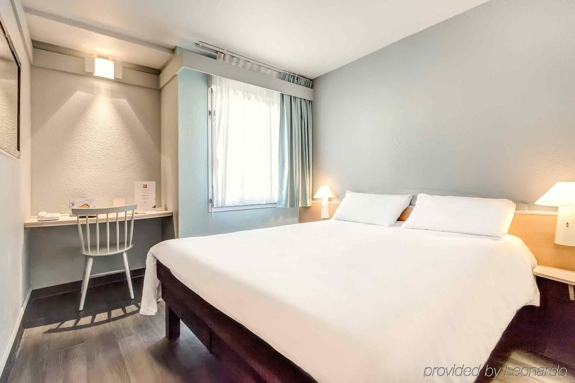 Готель Ibis Agen Centre Gare Екстер'єр фото
